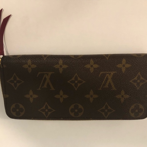 LV ORIGINAL PRICE TO SELL Clémence wallet. Fuchsia Color. - Picture 5 of 10